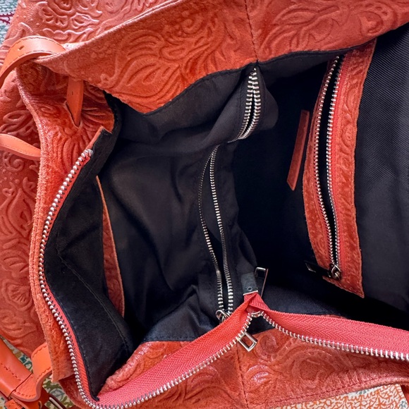 Isadora Handbag Tote - Picture 13 of 15